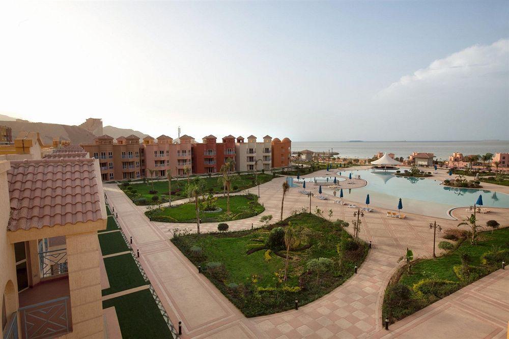 Porto Sokhna Pyramids Apartments Powered By Amer-Group Family Only Ain Sukhna Exterior photo